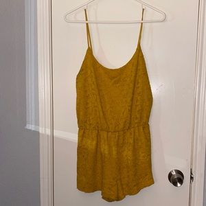 yellow romper/good condition